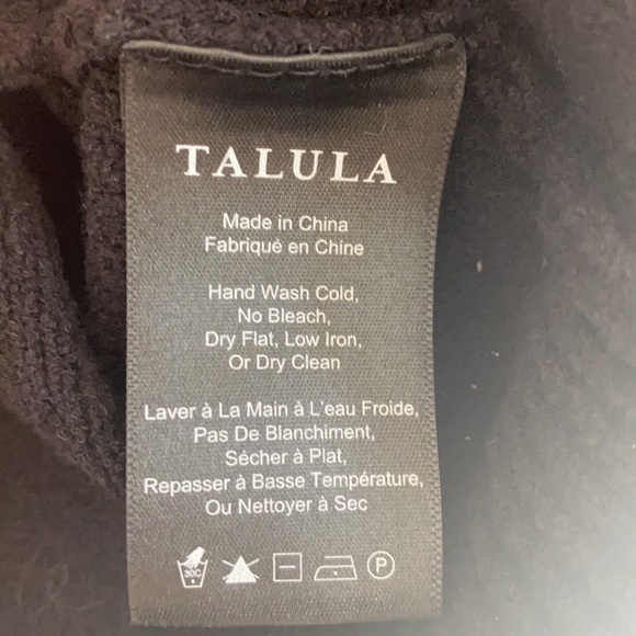 Aritzia Talula Black tank top - Picture 6 of 6